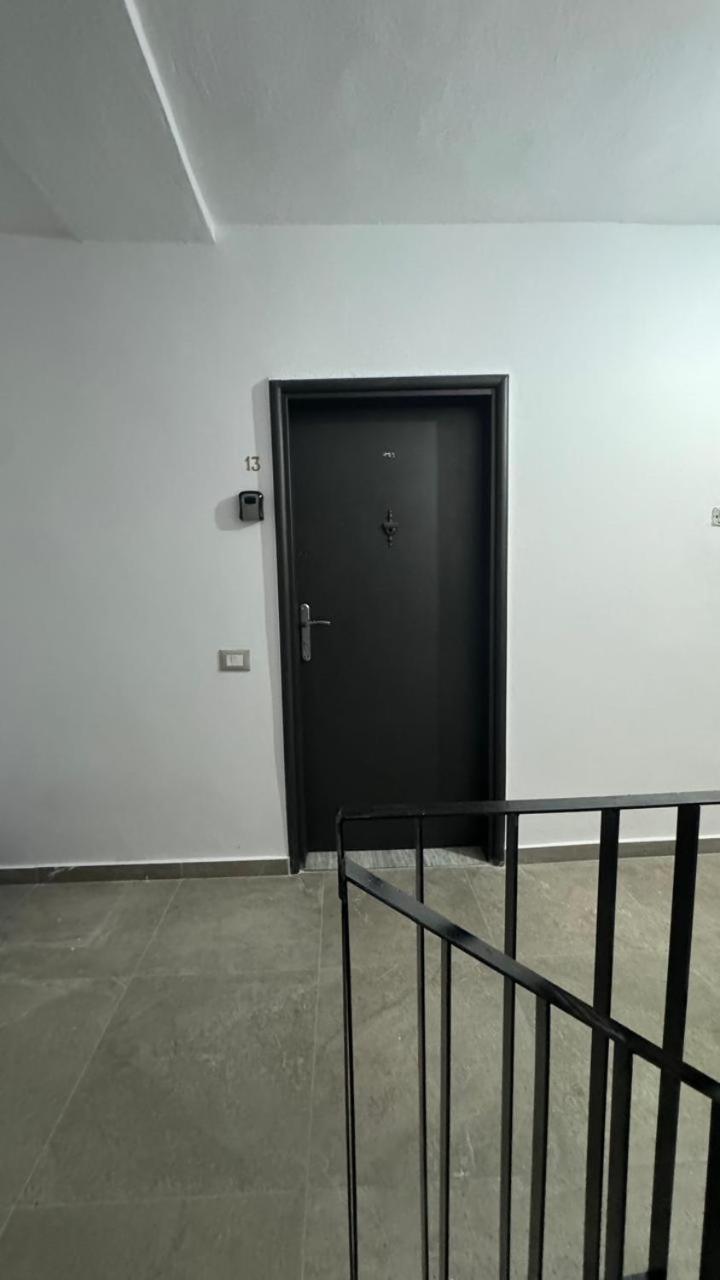 Host Apartament Elio Tirana Exterior foto